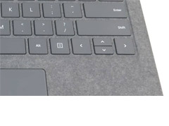 Je kovový notebook lepší ako plastový?